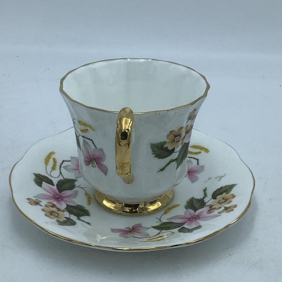 Taylor and Kent England Elizabethan Fine Bone China Teacup and Saucer - Picture 2 of 13